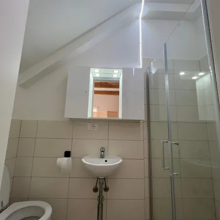La Casa Di Giada Con Letto Francese Con Bagno Privato Esterno 招待所